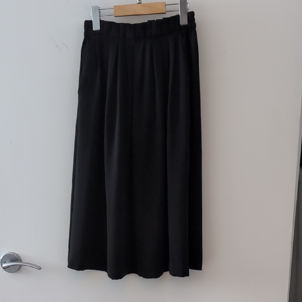 H&M Classic Black Pleated Midi Skirt